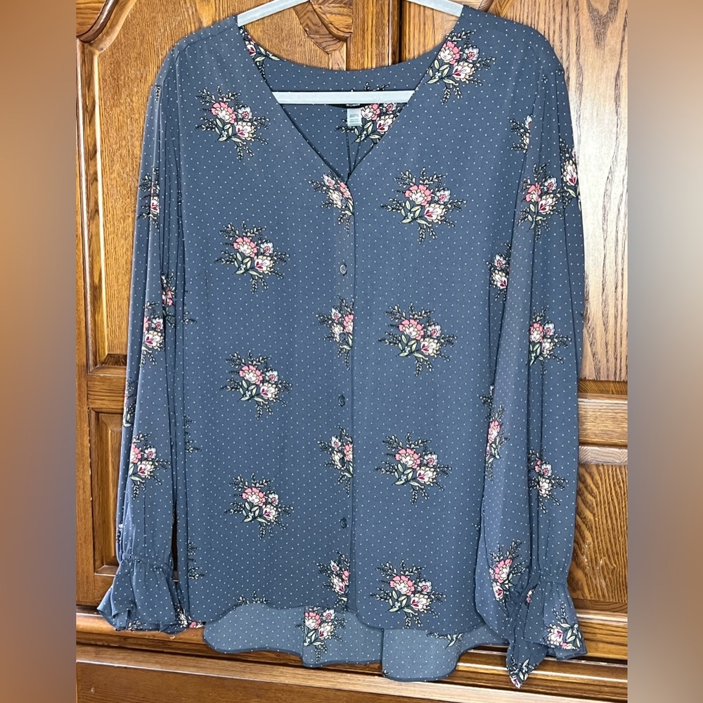NWT Tahari Woman Floral Dot Print Blouse - Size 2X